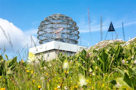 Jura La boule de la Dôle a perdu son dôme pour mieux le retrouver