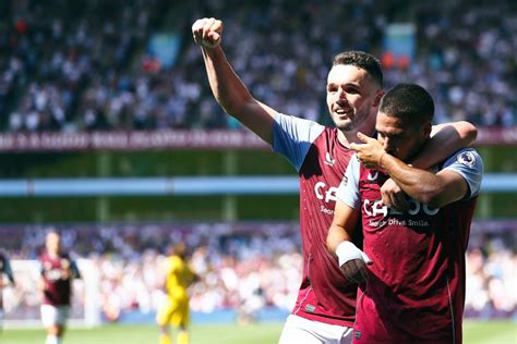 Aston Villa ganó con gol de Buendía y otra gran actuación de Dibu