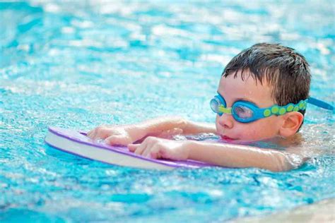 Cours de natation enfant Aquatik Skol Ploudalmézeau