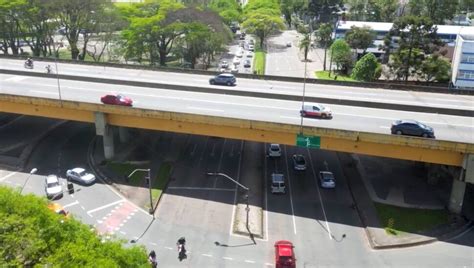 Obra do Complexo Tarumã gera bloqueios trânsito de Curitiba