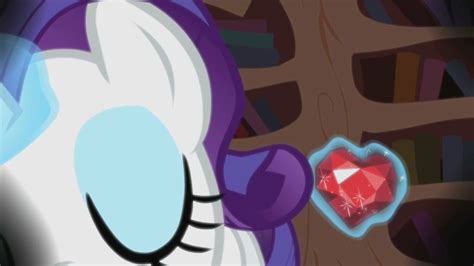 Image - Flashback Rarity leans in to kiss Spike's cheek S2E10.png | My ...