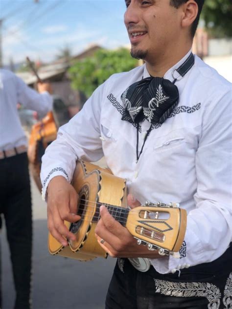 Charros En Regiones Serenatas A Domicilio