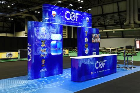 Striking 9mx3m Peninsular Stand For COF DISTRIBUTION