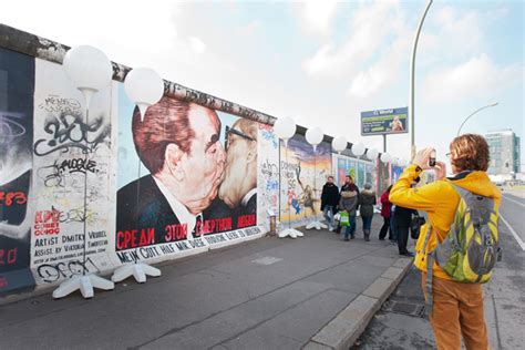 Alemanha Celebra 25 Anos Da Queda Do Muro De Berlim