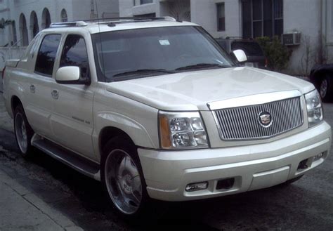 2002 Cadillac Escalade EXT Base - Crew Cab Pickup 6.0L V8 AWD auto 5.2 ft Bed