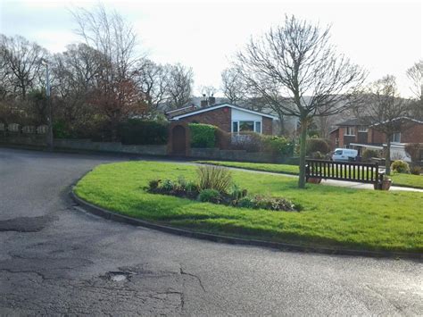 3 Bedroom Bungalow Sold In Mirfield Wf14