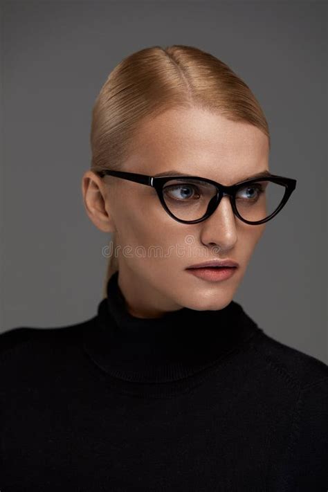 Women Eyewear Beautiful Woman In Glasses Stylish Eyeglasses Stock Image Image Of Female