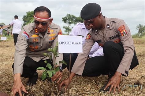 Infopublik Hijaukan Bumi Polres Tanam Pohon Serentak