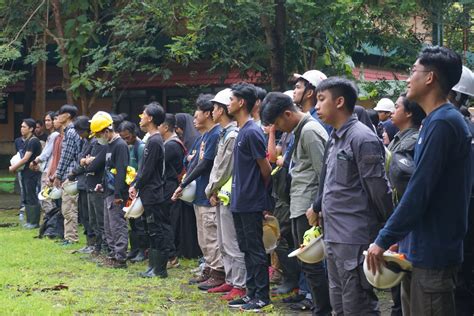 Dekan Fakultas Kehutanan Unhas Secara Resmi Lepas 162 Mahasiswa Praktek