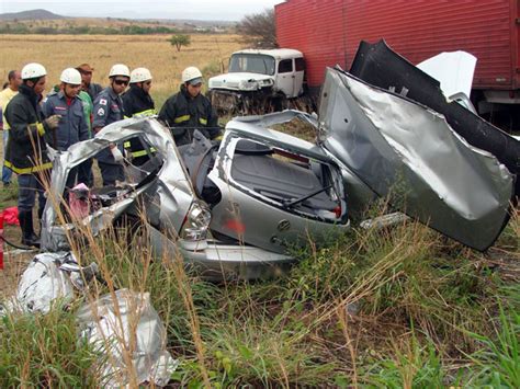 G1 Acidente Deixa Três Mortos E Cinco Feridos Na Br 251 Em Minas