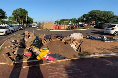 Sem Tendas Acampamento Bolsonarista Ainda Tem Barracas E Lixo