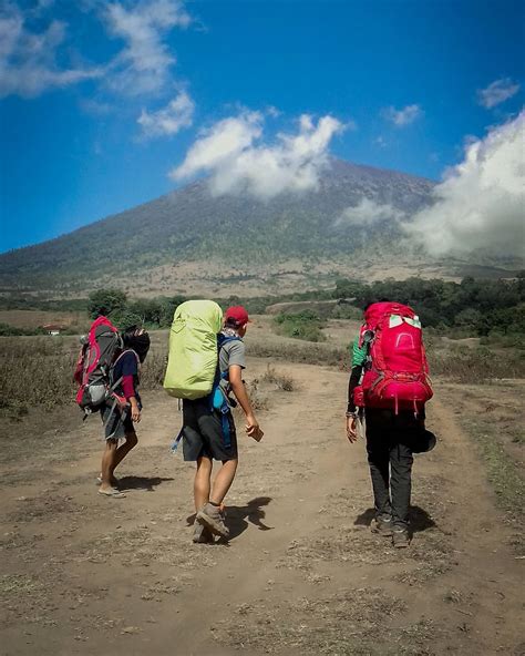 Resmi Dibuka Kembali 4 Jalur Pendakian Ke Gunung Rinjani Lombok