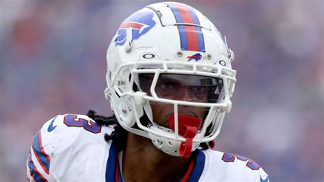 Buffalo Bills Player Damar Hamlin Returns To Nfl Field For The First