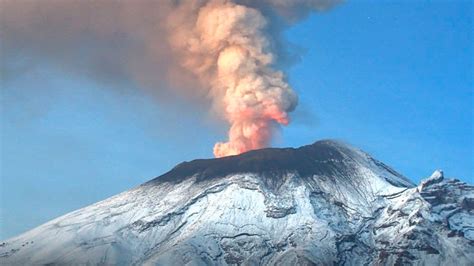 Volcán Popocatépetl registra 5 exhalaciones y 2 explosiones en últimas