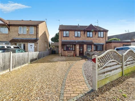 3 Bed Semi Detached House For Sale In Dellfield Court Lincoln