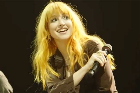 Hayley Williams Sings Misery Business For First Time Since 2018