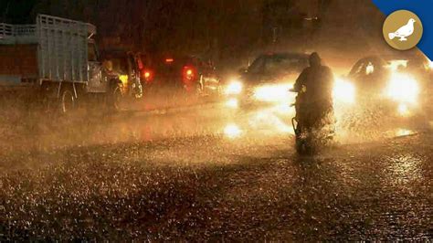 Heavy Rain Lashes Hyderabad On Saturday Night Youtube