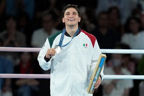 Marco Verde gana medalla de plata para México en final de boxeo de JO