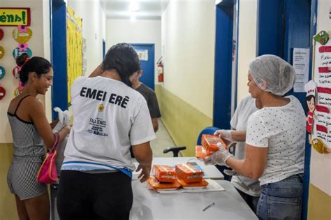 Prefeitura Distribui Kits De Merenda Escolar Para Alunos Da Rede