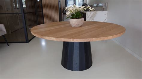 Ronde Houtentafel Met Zwarte Houten Tafelpoot Kopen Houtentafelshop Nl