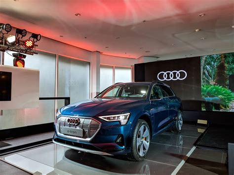 Audi India opens showroom that lets buyers customise their cars in AR ...