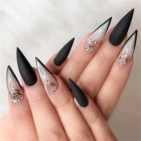 30 Chic Ideas For Black Stiletto Nails