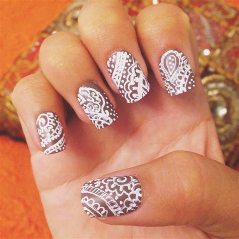 Delicate And Henna Inspired Manicure Nails Delicate