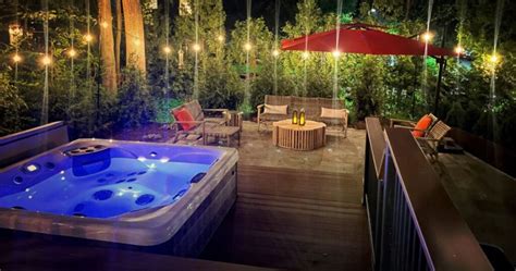 Outdoor Jacuzzi Ideas