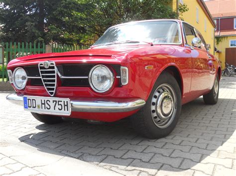 Alfa Romeo GT 1300 Junior 1970 Bertone Coupé Scalino step front a