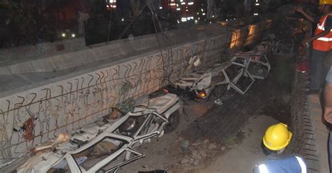 Tragedy in temple town: Flyover collapse in Varanasi kills 18 | Varanasi | . Flyover collapse ...