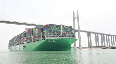 Largest Container Ship Ever Art Crosses New Suez Canal For 1st Time