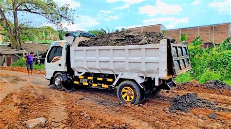 Muat Tanah Cadas Mobil Dump Truk Jomplangin Muatannya YouTube