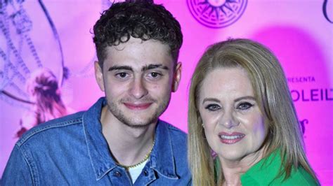 Nicol S Buenfil Hijo De Erika Buenfil Comparte Foto Con Su Pap