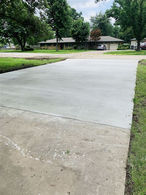 Maintenance And Repair Tips For Your Concrete Driveway Sidewalk And Patio — Tulsa Driveways