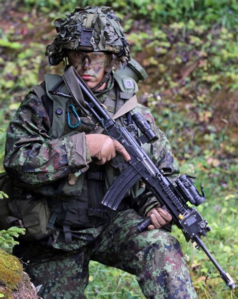 Estonian Soldiers Face Us Opposition Forces During Saber Junction 14