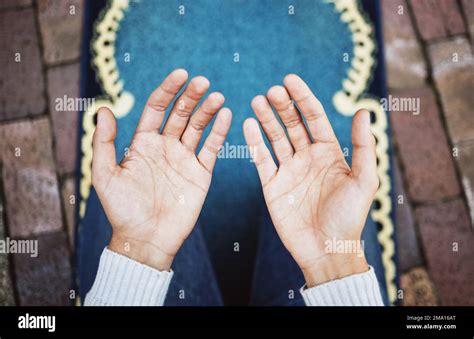 Dua hands hi-res stock photography and images - Alamy