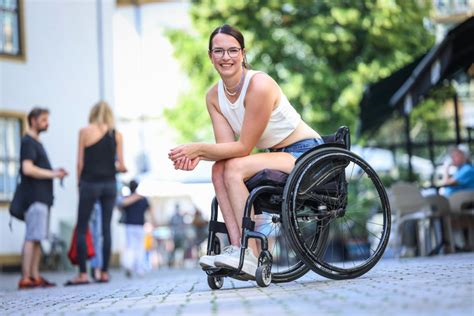 Sportlerin Sitzt Nach Unfall Im Rollstuhl Jetzt Startet Sie Noch Mal