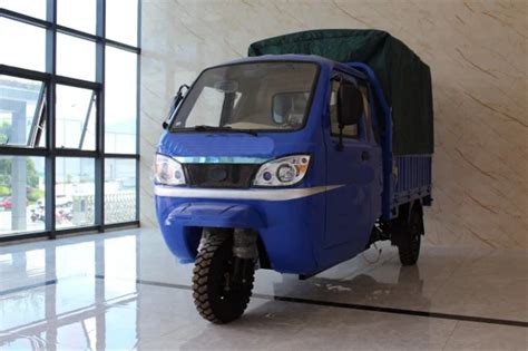 Closed Cabin With Tarpaulin Cargo Loader Tricycle Gasoline Auto