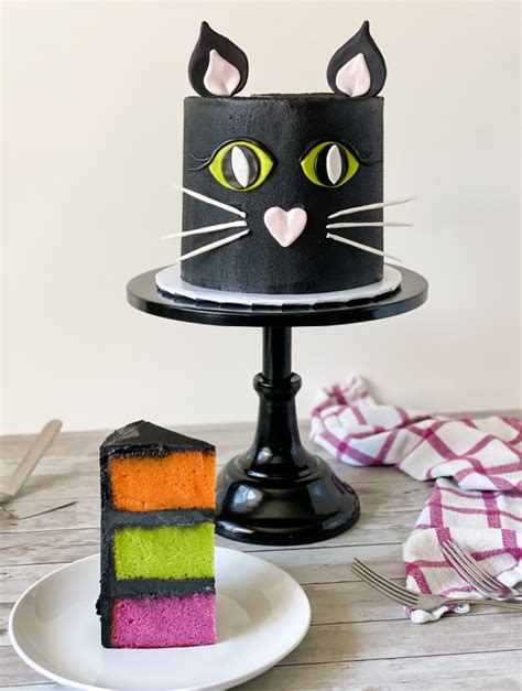 Black Cat Cake For A Festive Halloween Xo Katie Rosario