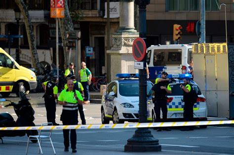 Lo Que Se Sabe Del Atentado En Barcelona 32 Heridos Y Al Menos 13