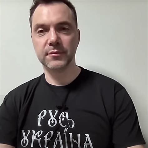 Чорна футболка «Русь-Україна» – Магазин Школи мислення «Апейрон»