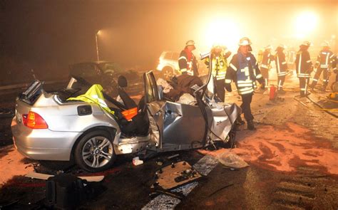 War Es Wieder Ein Geisterfahrer Drei Menschen Sterben Bei Unfall Auf