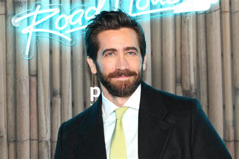 Jake Gyllenhaal Legal Blindness Boosts My Acting
