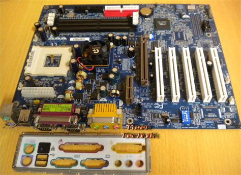 Gigabyte GA 7DX Rev 1 0 Mainboard Blende Sockel