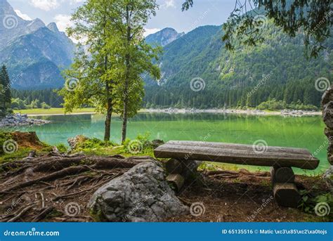 Laghi Di Fusine Lagos Fusine Jezera De Belopeska Italia Foto De