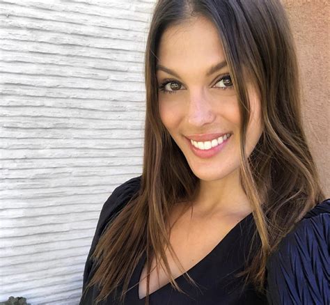 Photos Iris Mittenaere Annonce Une Grande étape De Sa Vie à Ses Fans