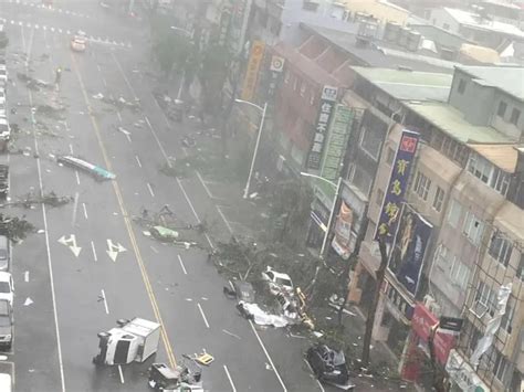 影／山陀兒強襲高雄！鐵皮、鷹架全遭陣風吹飛 畫面宛如災難片 生活焦點 要聞 Nownews今日新聞