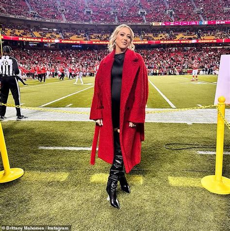 Taylor Swift And Brittany Mahomes Solidify Bff Status Pop Megastar Borrows Red Teddy Coat Of