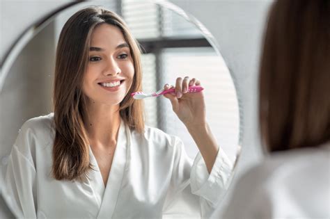 «Что лучше: электрическая или обычная зубная щетка?» | MARIECLAIRE