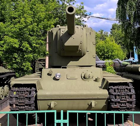 Kv 2 Russian Tank Cardboard Box